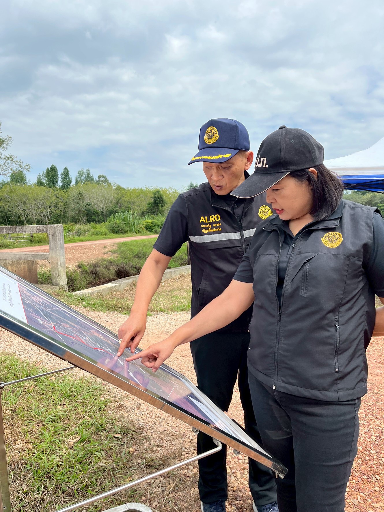 title - ผู้ตรวจราชการ ส.ป.ก. ร่วมคณะ รมช.กษ. ลงพื้นที่เร่งรัดการดำเนินงาน ยกระดับ คุณภาพชีวิตเกษตรกร จังหวัดนราธิวาส